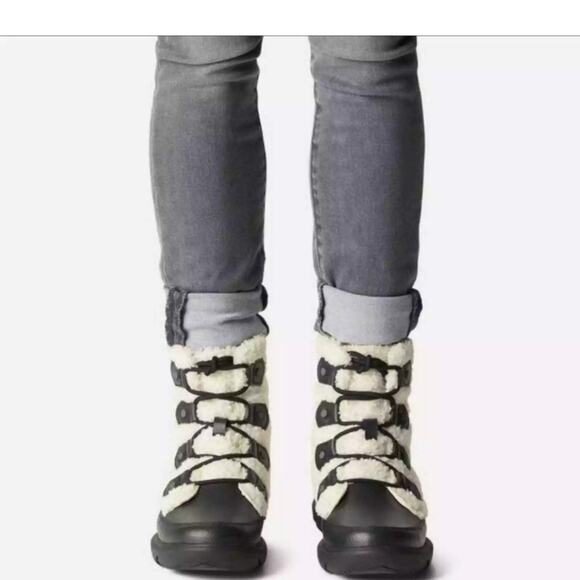 Sorel Explorer ll Joan Cozy Boots NIB Size 8 - Picture 1 of 13